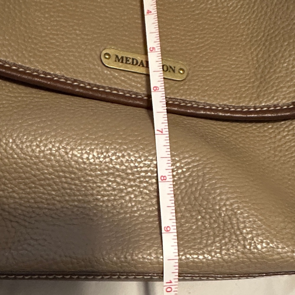 Medallion Leather Bag - Picture 10 of 11